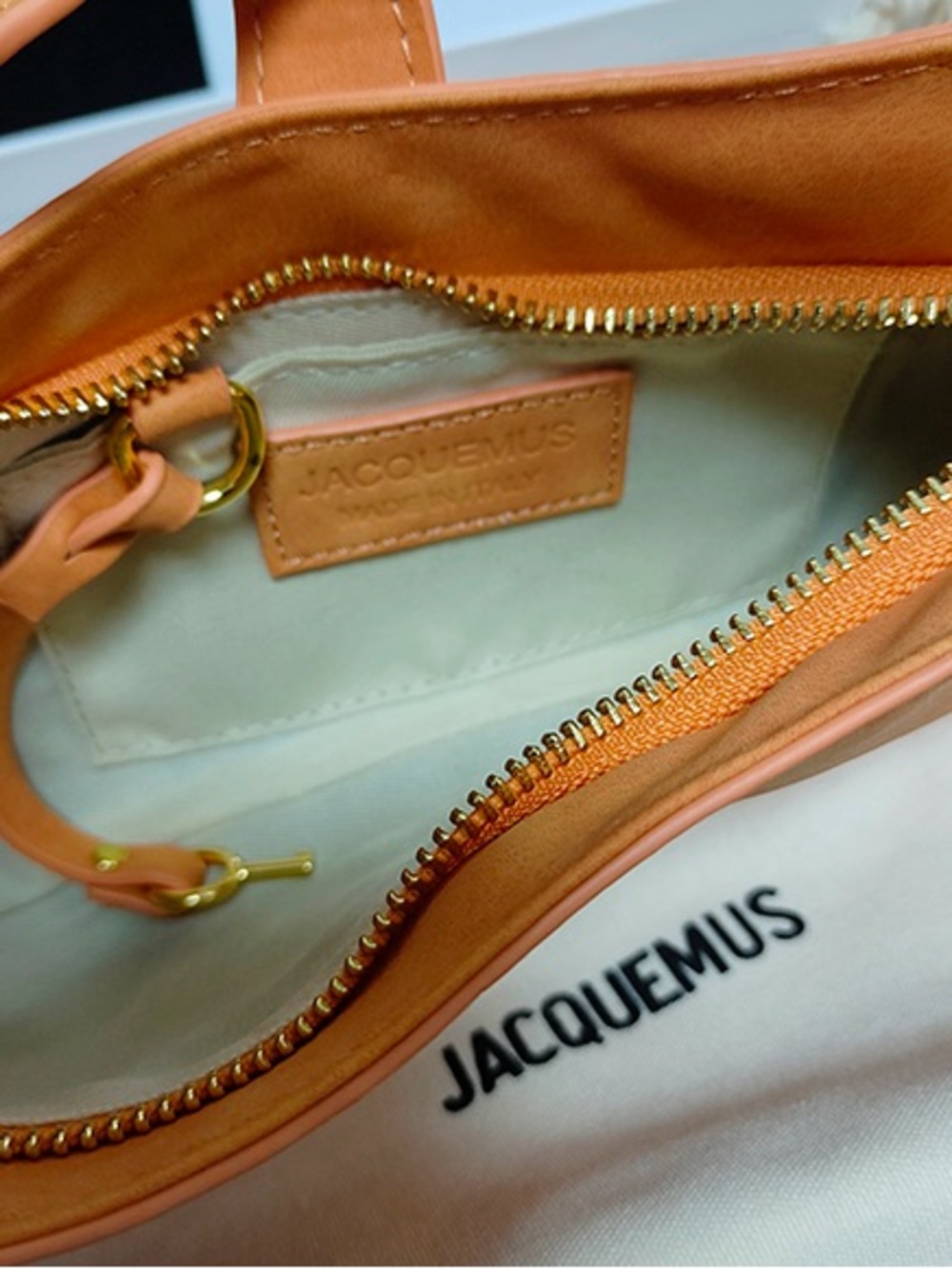 Jacquemus Orange Mini Shoulder Bag with Gold Hardware - Picture 5 of 6